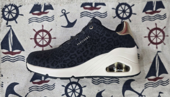 Αθλητικά παπούτσια skechers